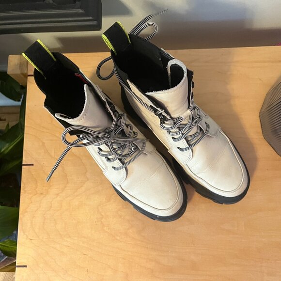 Sorel Brex Boot 6.5 - Picture 3 of 5